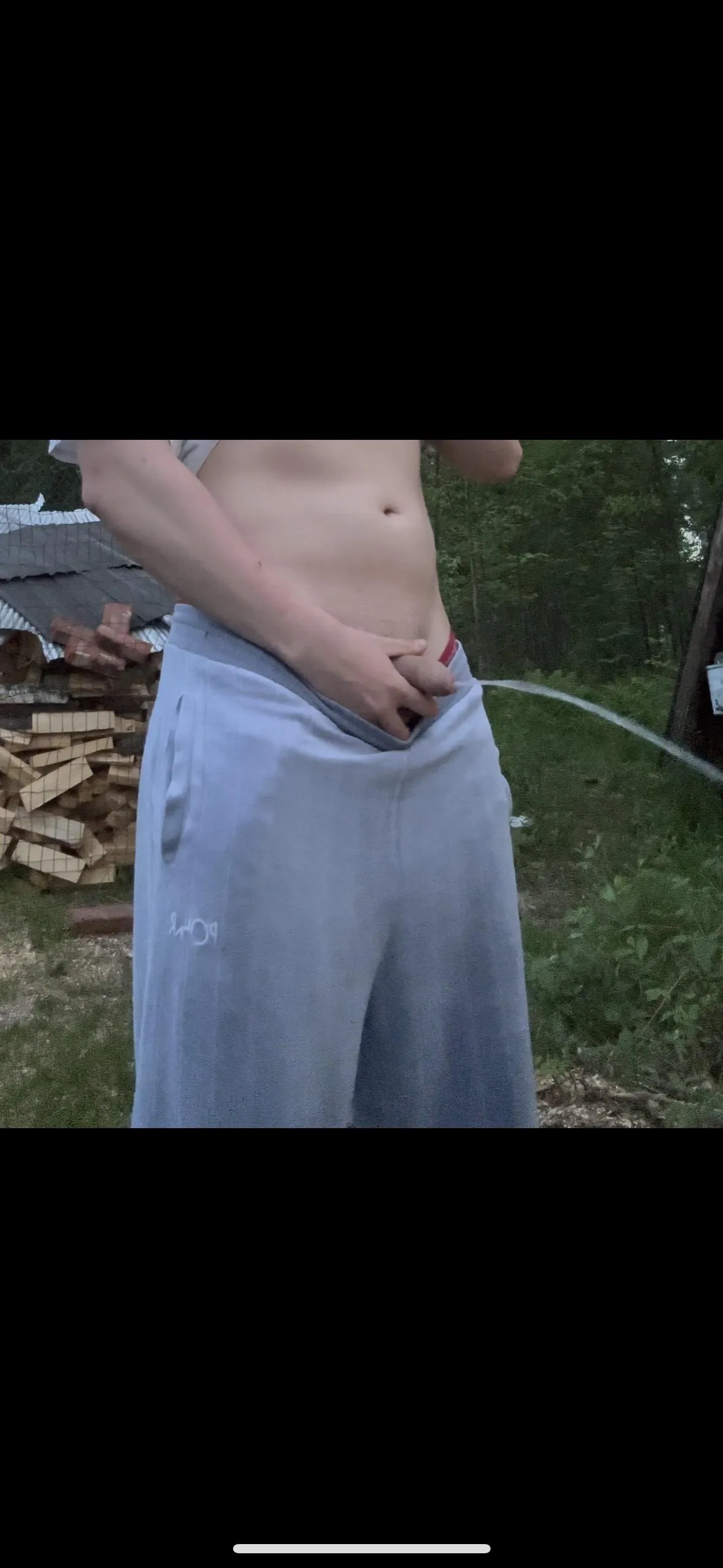 Finnish twink pissing😈