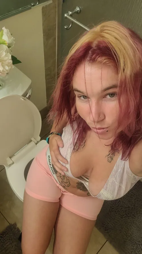 I start the day off with a selfie for you