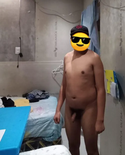 A naked moment before starting the task