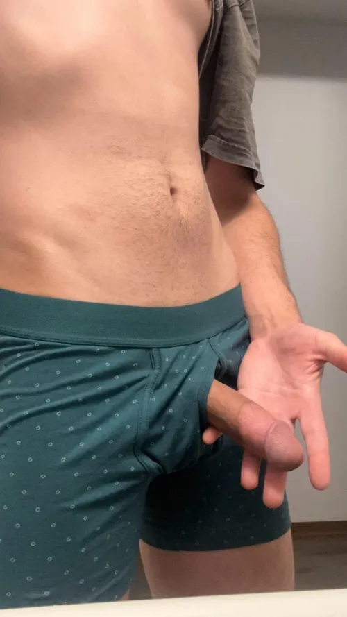 (19) I haven’t cum in days maybe u can help