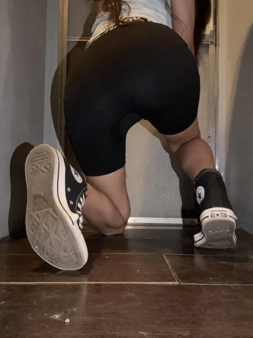 Hi I’m Rae ready to shake some ass tonight 💕