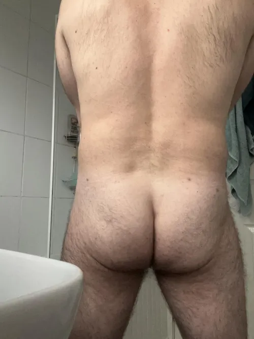 Hung hairy sub for Asian Doms to use - UK based
