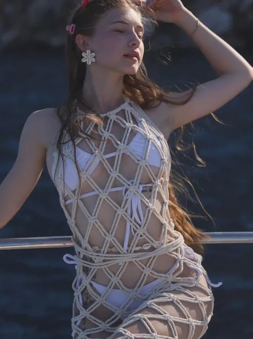 The beach makes me happy, the sun and the ocean too