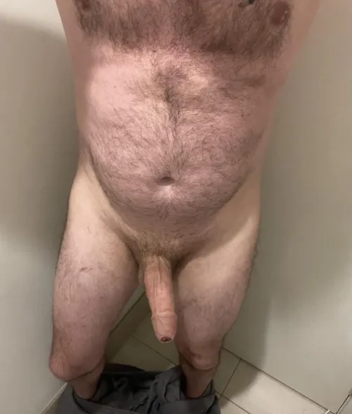(40) Showing my Dadbod on scrolling Sunday