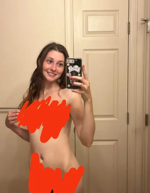 Anyone knows who she is or has the original picture?