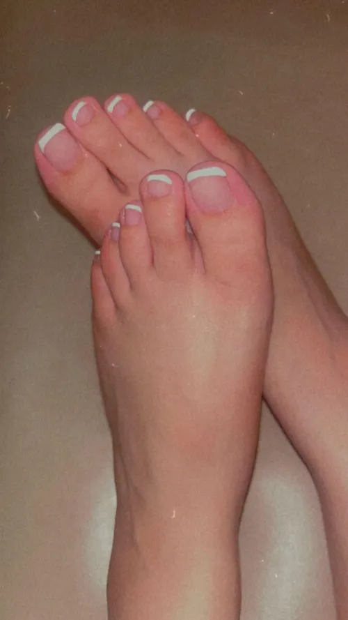 Aren’t French tips super sexy ? #feet [oc]