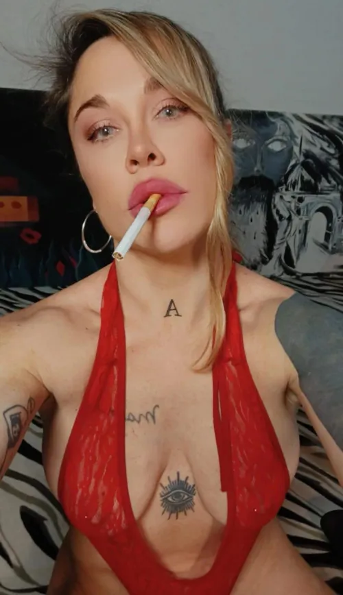 Heavy day, i need a break, i need a smoke