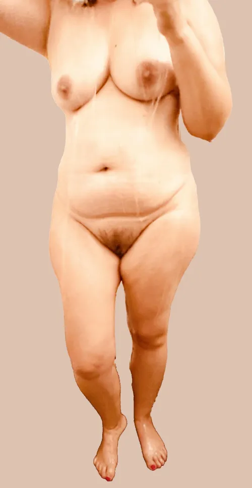 Ich zeige meinen nackten Körper so gerne am Strand 😉😊 Dickpics und Cum-Tributes sehr erwünscht 😊