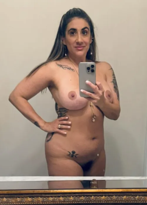 The Selfie of a Hotwife who’s going to get Fucked & Filled by 2 Guys tonight.