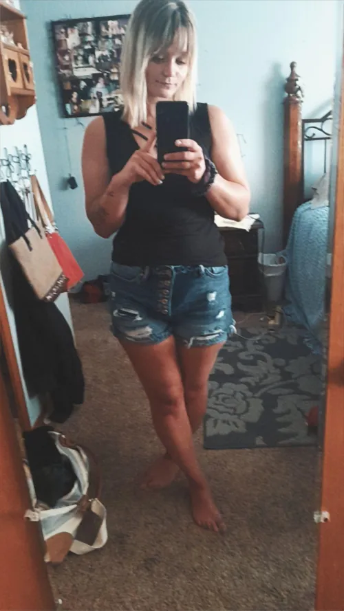 Will I get a dick in return if I DM you nudes?😊🥰