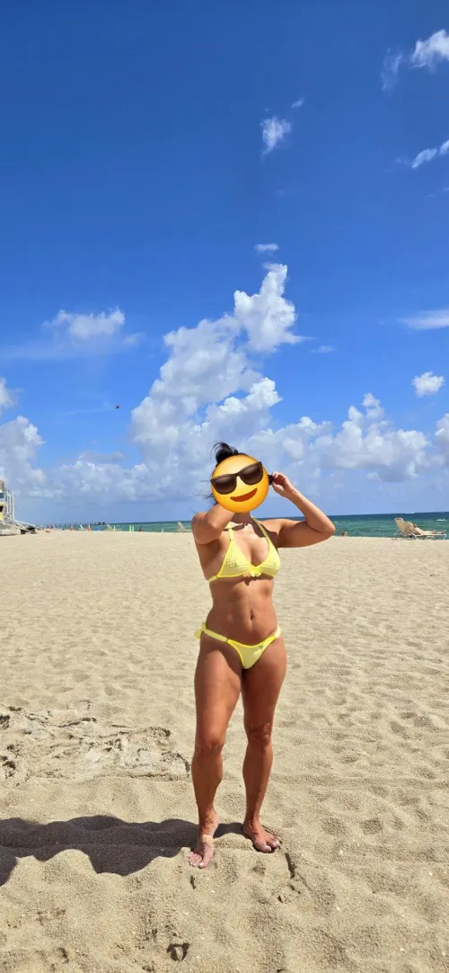 yellow WW and hot sand..perfect combo..-sa