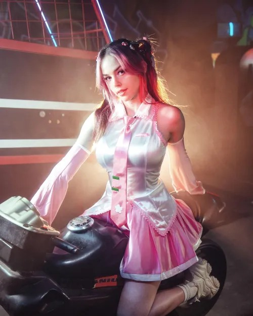 you really think you can beat Miku at a racing game...funny~