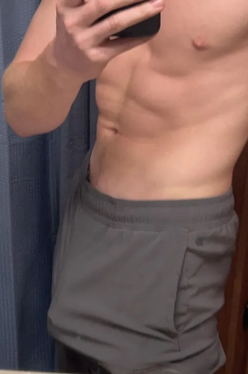 24 [M4F] #919 Singles and couples welcome. Hung and clean