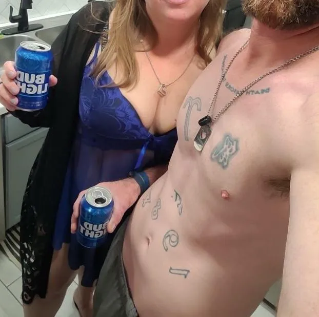 40s MF looking for MF or Sub F