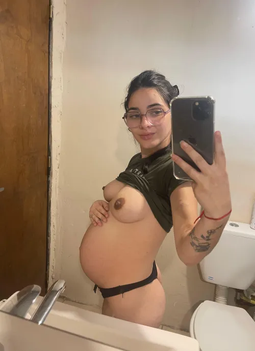 Being pregnant means unlimited daily creampies, would you be up for it?