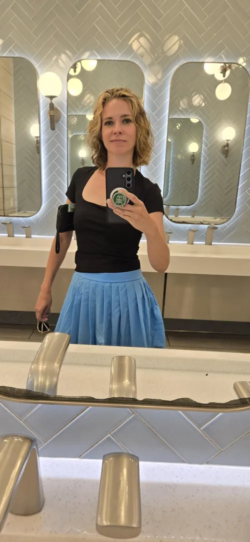 I was feeling extra sassy in my skirt!