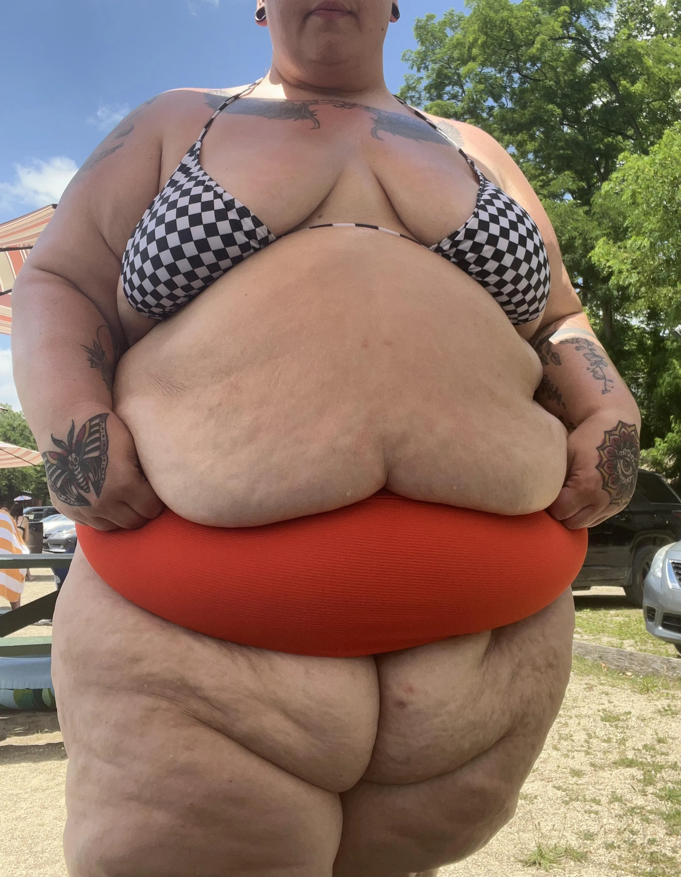 I’m busting out of this top!