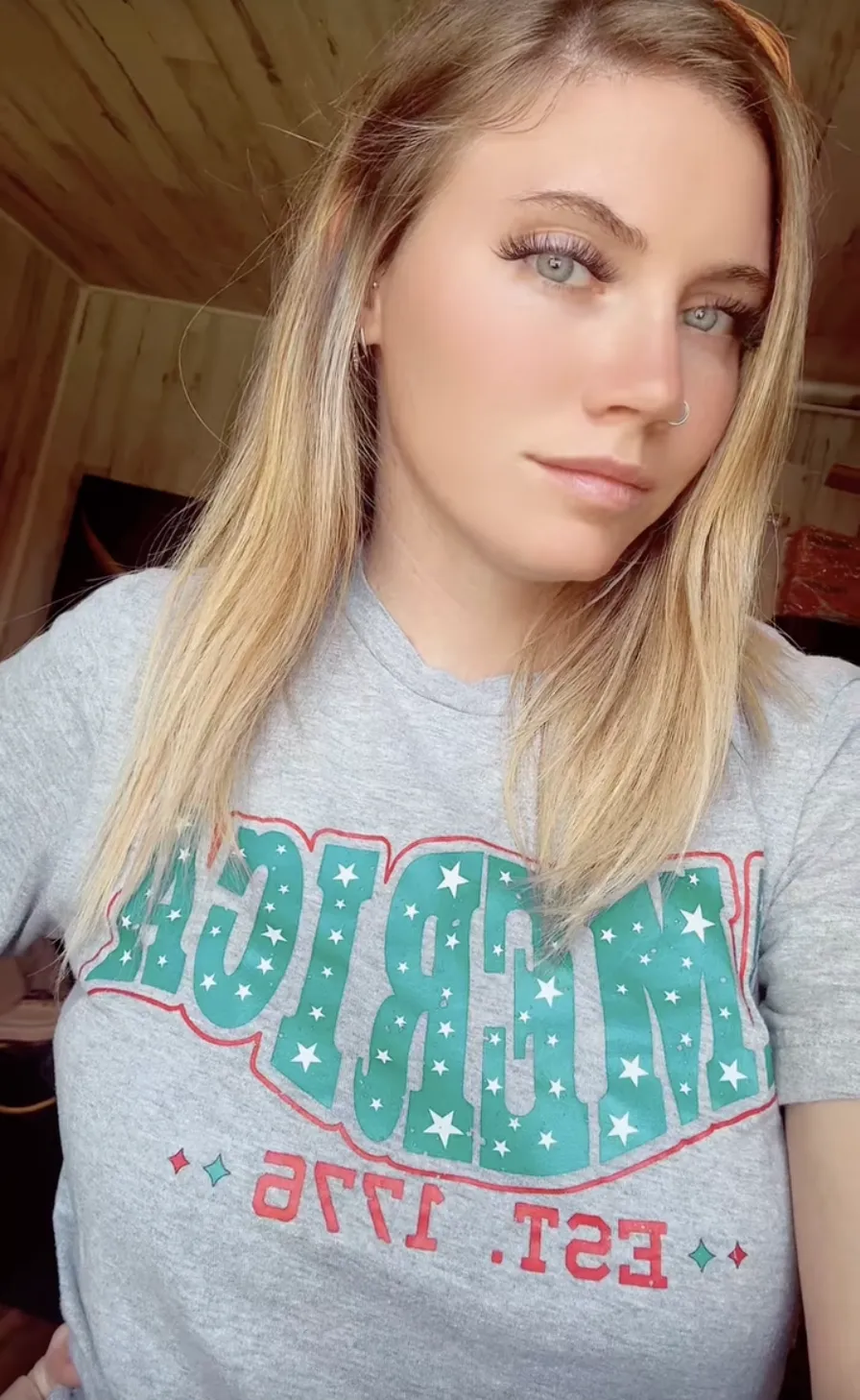 incase your gf forgot about you, I'm here 😚