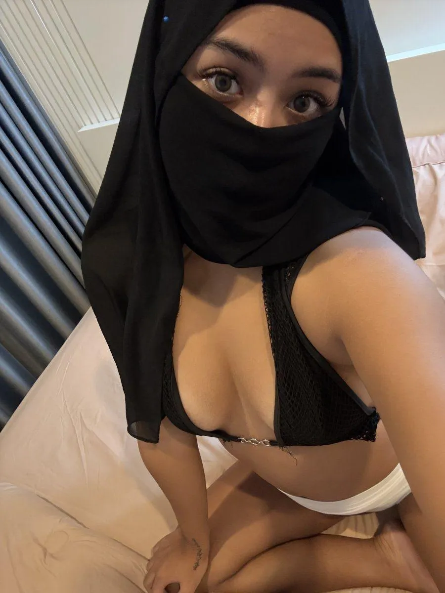 Looking for a   professional and descent guy in sg