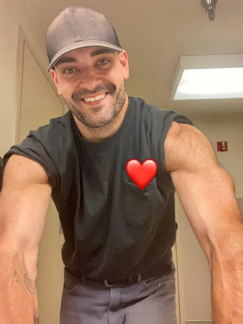 (M32) Monday work break selfie. Father of 2, do I qualify as a DILF?