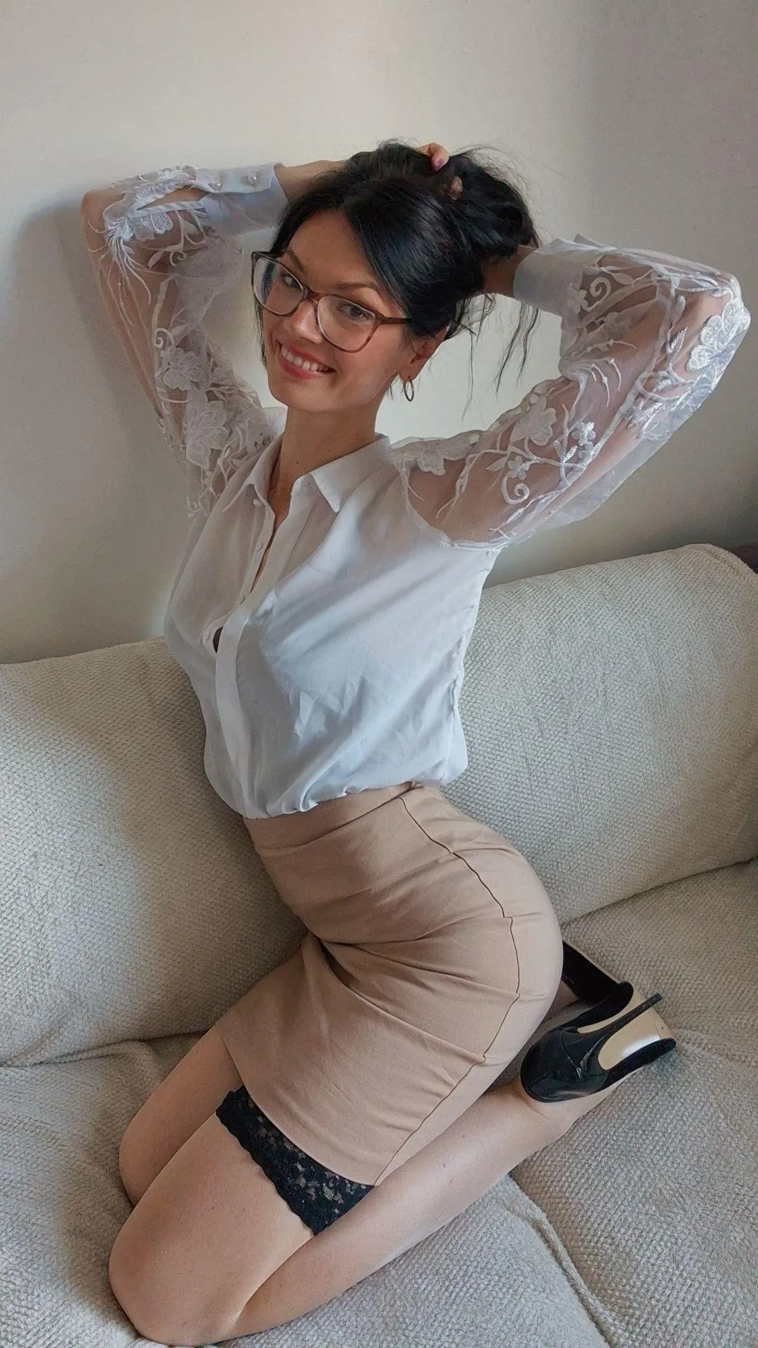 Only glasses stays on 🤓