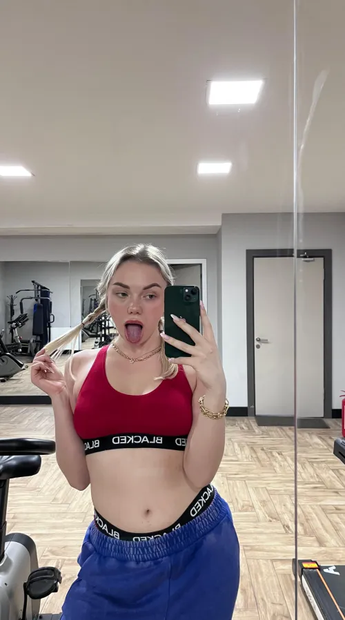 Such a slut at the gym