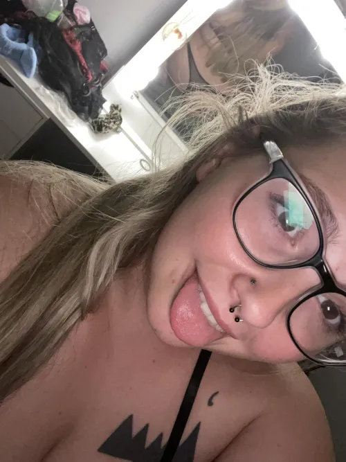 Wanna see how naughty this milf can be? 🤤😍