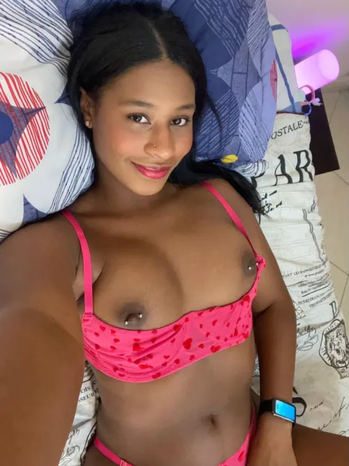 wore pink so i could pretend i'm sweet lol