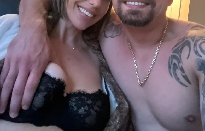 [35F/34M] Couple looking for a 🦄 that we can host near CLT!