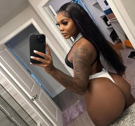 Can i be your favourite? 💋