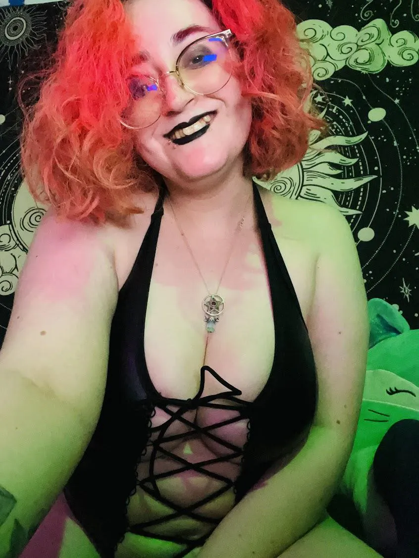 Chubby big titty goth girls are the best to cuddle