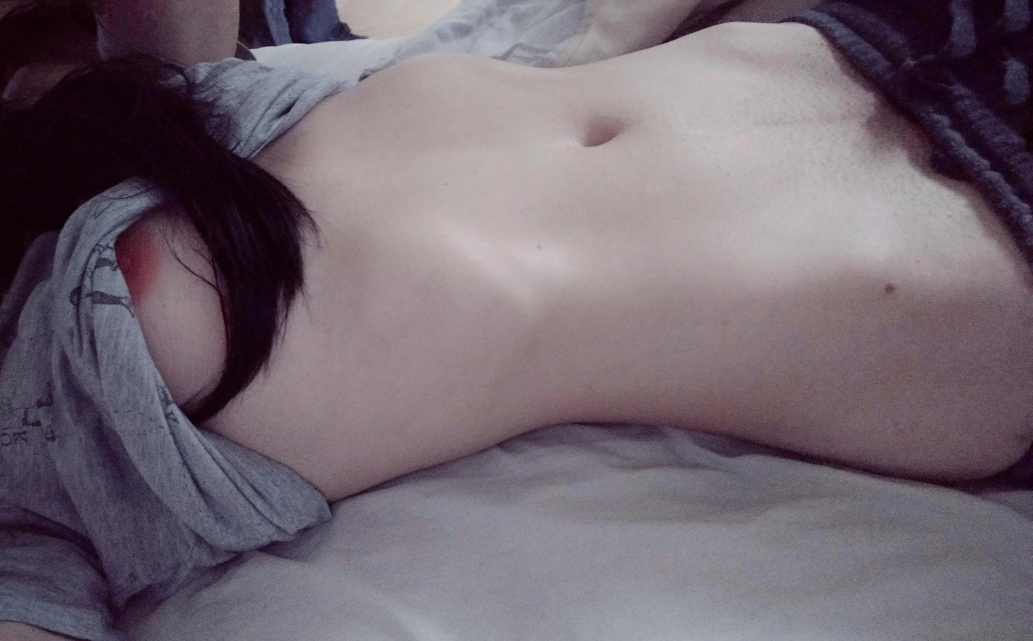 Do you like 30 year old ladies with flat midriffs like mine ? (Oc) F 30