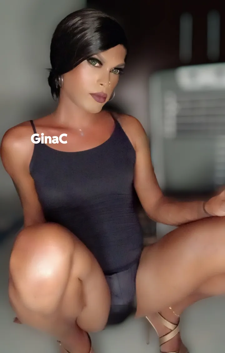 Eyes & legs wide open 🚪