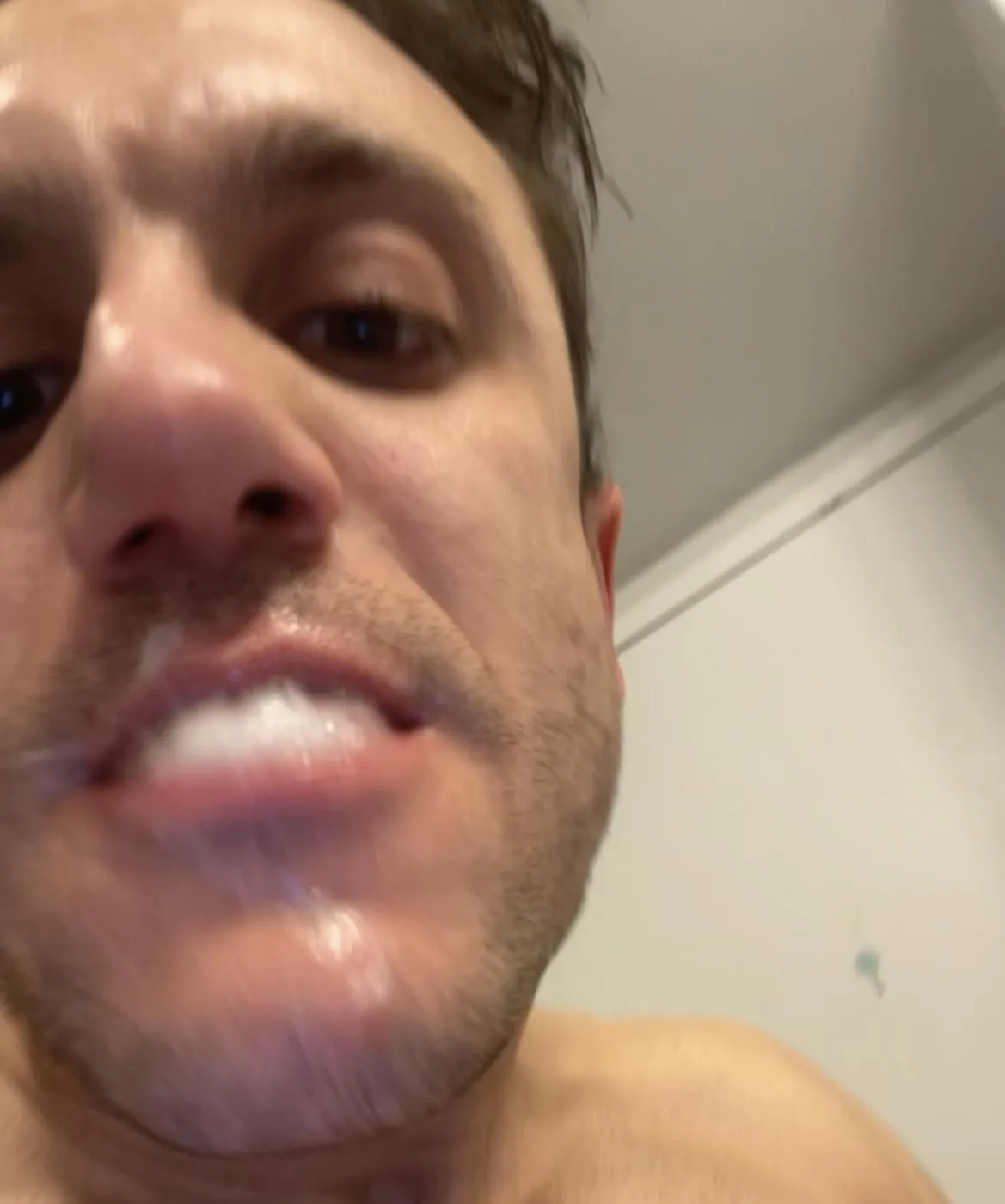i filled my mouth with my own cum in the gym shower so i could taste it while i walked out, i even said hi to a few of them,  they might have noticed the cum in my mouth