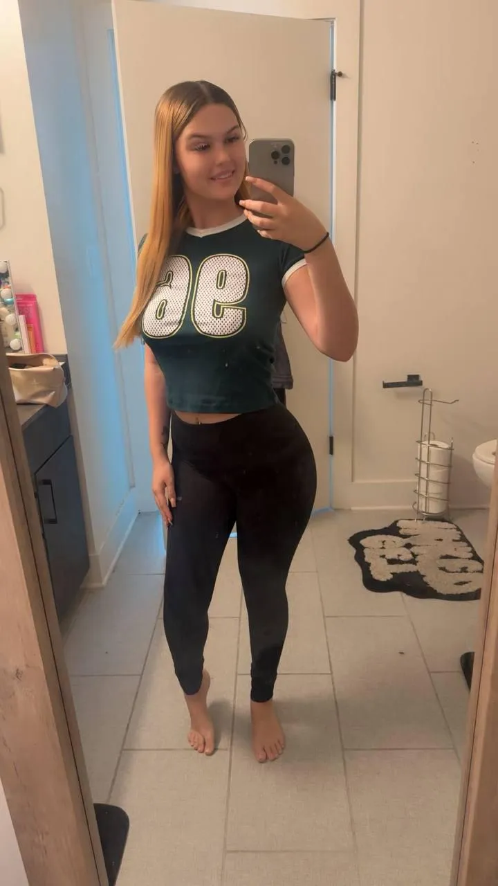 if i was ur room mate would we fuck and get highasf