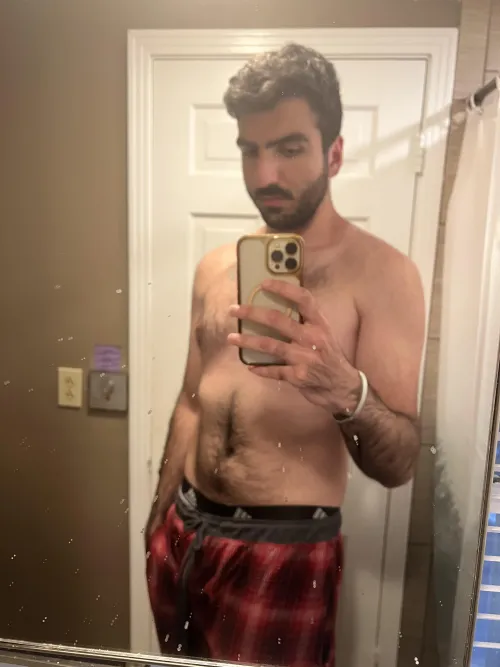 In cookeville for the summer, inviting all fine gals to shoot their shot in my dms 😮‍💨