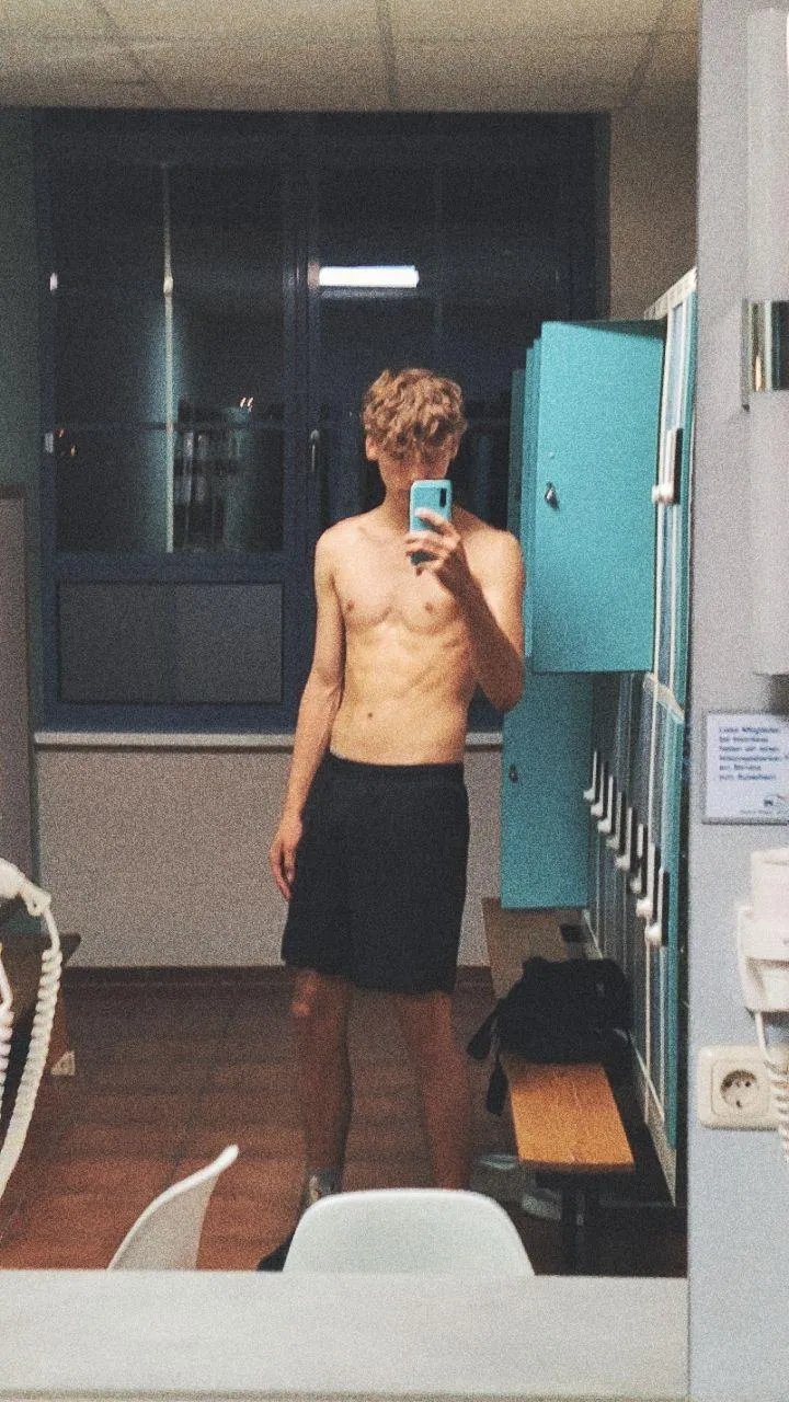 Looking to build some fun connections 😈 just love taking control and manipulating subs 😵‍💫🤑