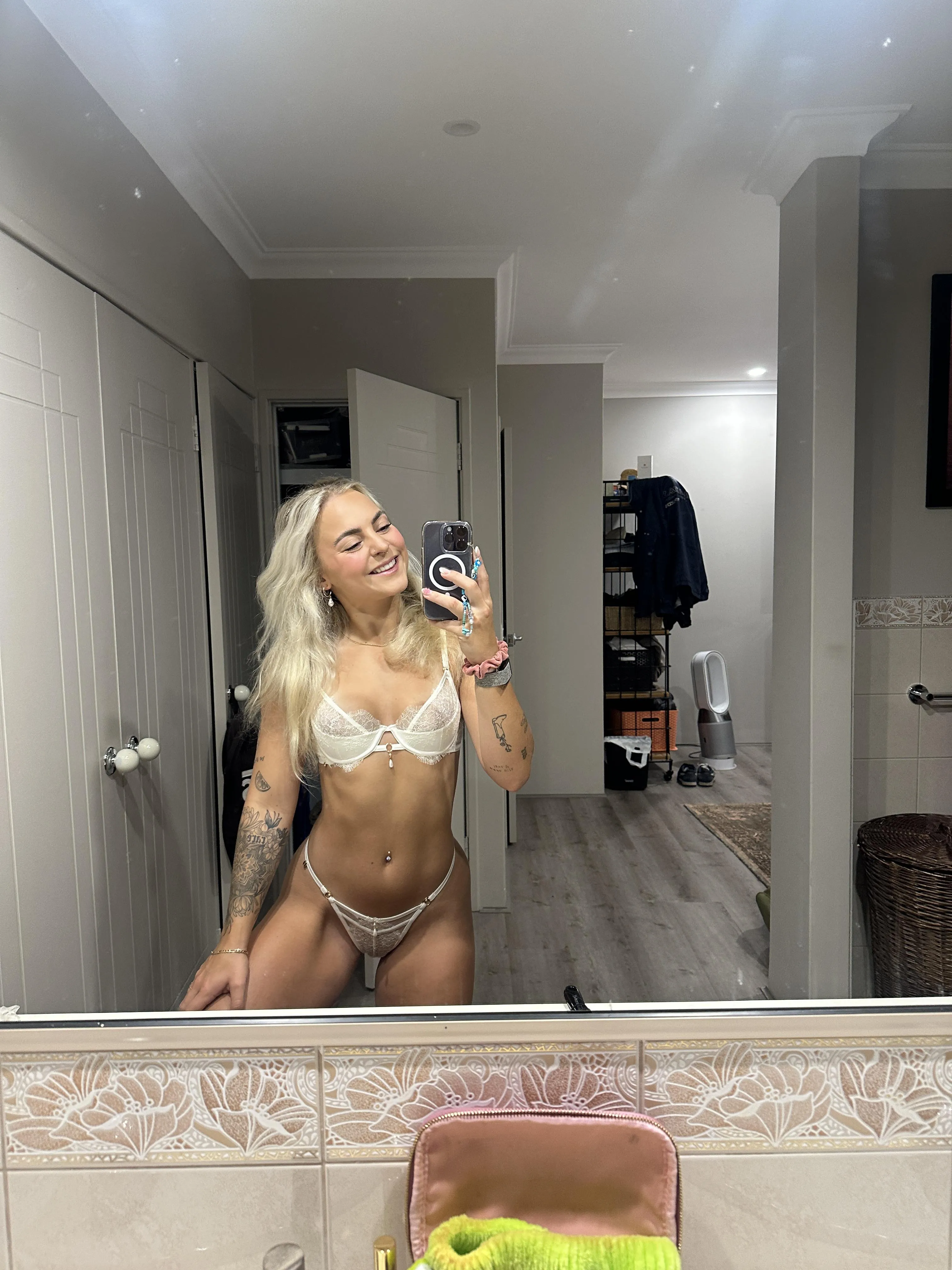 May I send you nudes? I have much more.. say yes or no 😈🍆