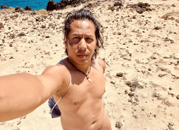 10km naked hiking on the beach