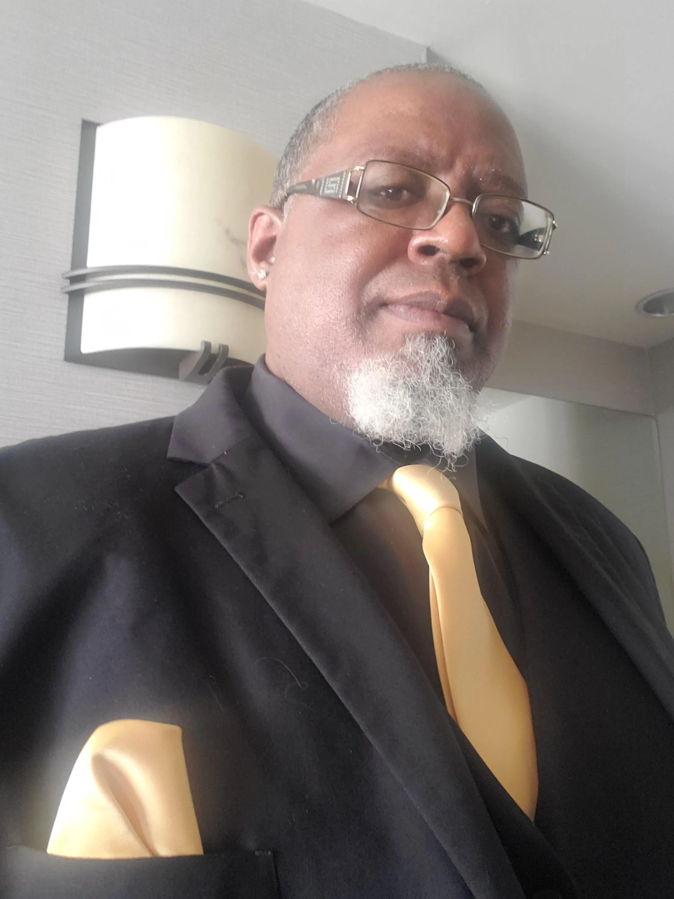 52 Any Female Want To Go To Smoochees Or H.E.W.S Tonite