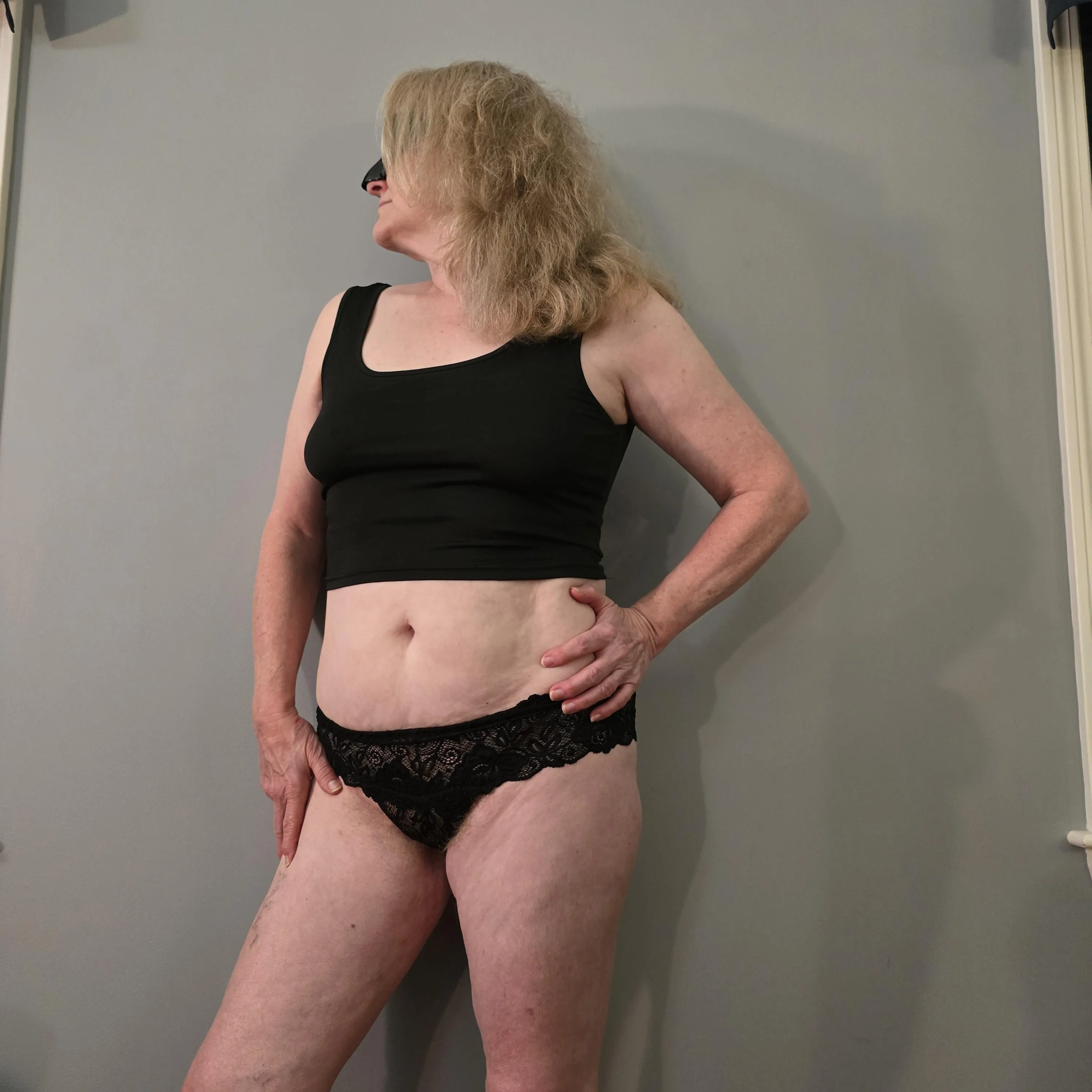 Black with the blonde goes well! 😜😘😛