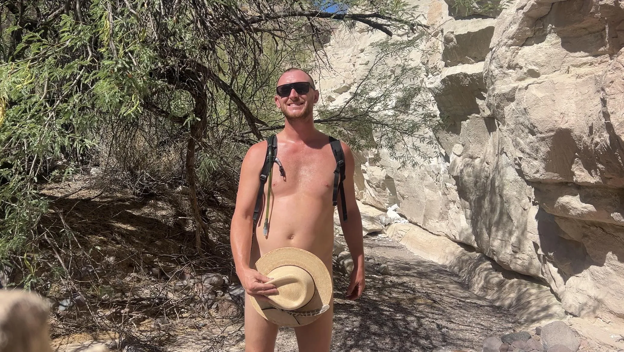 Happy naked hiking day🥾
