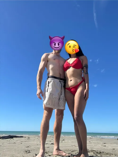 Looking for a hot confident woman to sext hubs and make wifey jealous