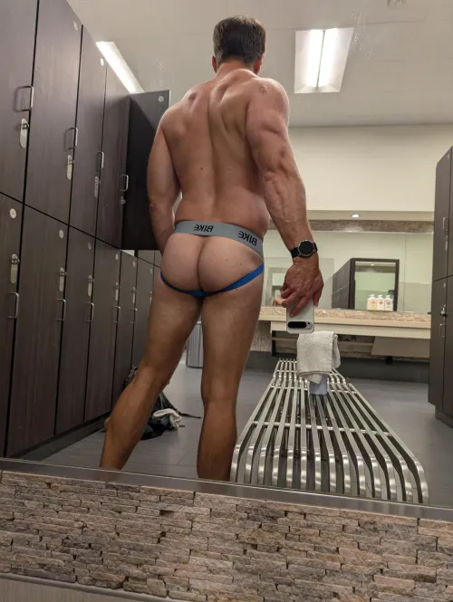 This mirror sees so much in this locker room