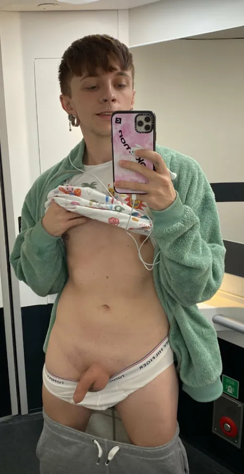 trains make me horny!