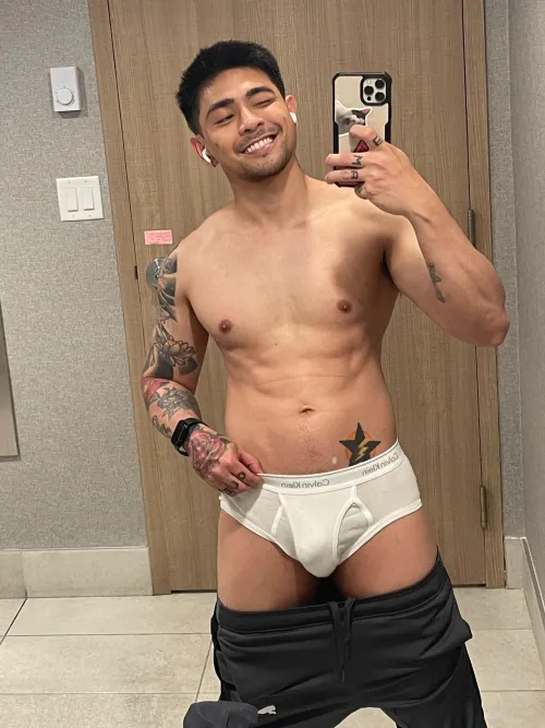 Worship me inside the gym's locker room