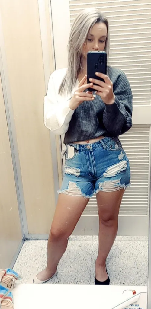 Can you handle a sexy girl with high s3x drive? 🙈🥵