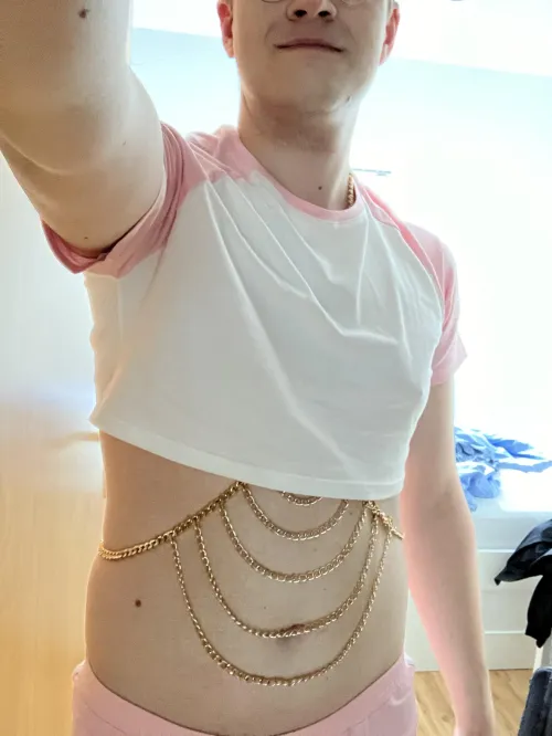 Do manly men like my pride outfit? ❤️