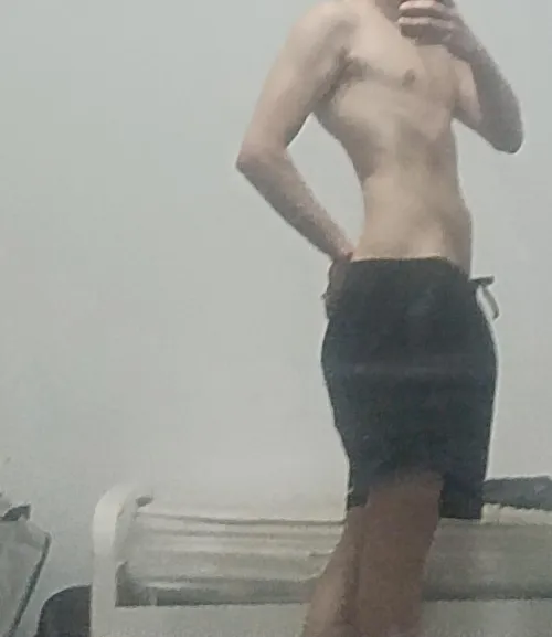 Do you like this twink? 😏