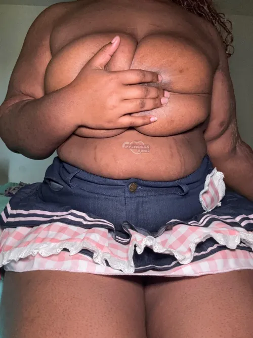 Sometimes they hide my stretch marks, so had to make them viewable 🤭 Sometimes they hide my stretch marks, so had to make them viewable 🤭